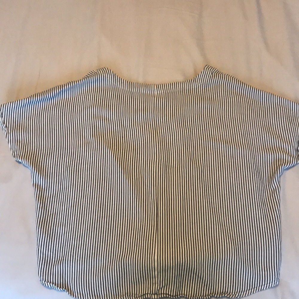 Universal Thread - Size L - Picture 2 of 5